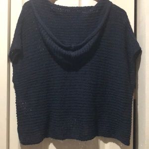 Hollister | hood sleeveless sweater